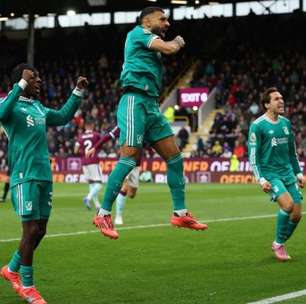 Salah, nos acréscimos, livra o Liverpool do tropeço em Burnley