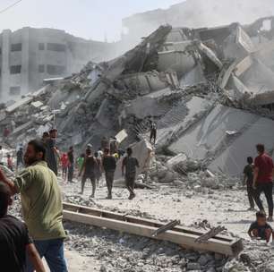 Gaza é alvo de intensos bombardeios israelenses após visita de secretário de Estado dos EUA a Israel