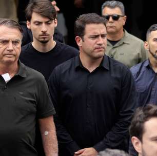 Bolsonaro passa mal em prisão domiciliar e vai a hospital em Brasília