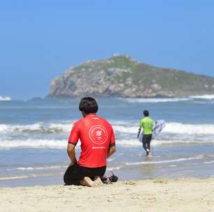 Quedas de favoritos, surfe de lendas e 'Novas Ondas': os destaques do 4º dia de WSL em SC