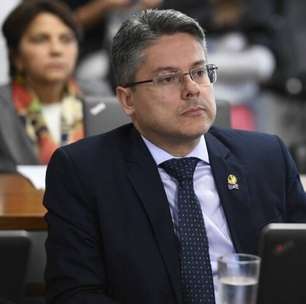 Relator promete apresentar na quarta-feira relatório contra PEC da Blindagem no Senado