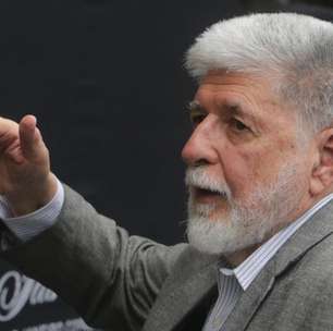 'Temos que defender a América do Sul', diz Amorim sobre operação de Trump perto da Venezuela