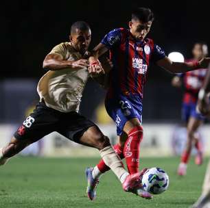Vasco vence o Bahia de virada em jogo atrasado do Brasileirão