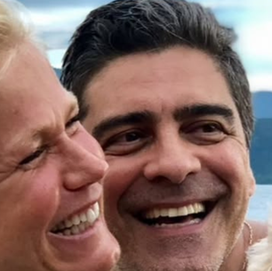Sem nenhuma maquiagem, Xuxa exibe beleza natural em raras fotos da intimidade com o marido, Junno: 'Meu tesão'