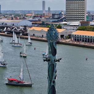 Refeno larga com 95 barcos em Recife(PE)