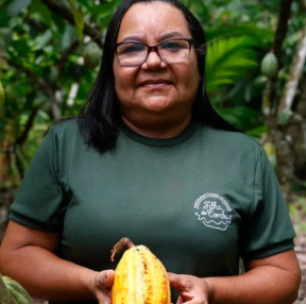 'A floresta entrelaça o sabor do chocolate': ribeirinha transforma memórias da infância em negócio de sucesso no PA