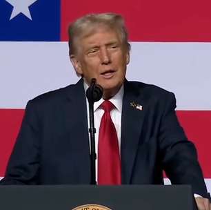 Trump ironiza falta de aplausos durante evento com militares: 'Nunca entrei em um lugar tão silencioso'