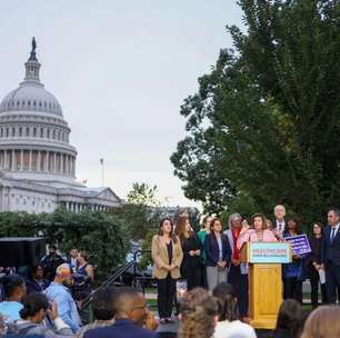 Ameaça do "shutdown" à economia dos EUA depende da duração da paralisação, avalia analista