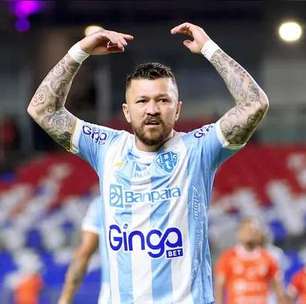 Após empate do Paysandu, Rossi é sincero sobre situação do clube: "Difícil"