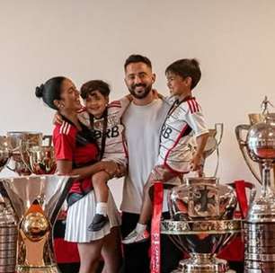 Fla, Cruzeiro e atletas prestam homenagem a Everton Ribeiro após diagnóstico de câncer