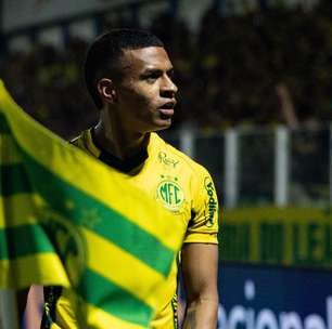 Negueba celebra momento do clube: 'Atingimos a nossa primeira meta'