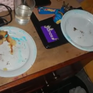 Mãe e filha morrem após comerem bolo de aniversário; polícia suspeita de intoxicação