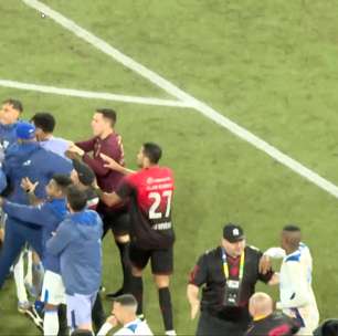 Jogo da Série B termina em confusão e com várias expulsões