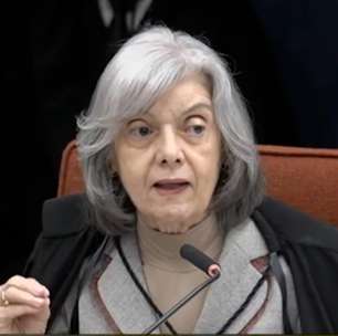 Cármen Lúcia rebate advogado e diz que TSE nunca cogitou retomar voto impresso