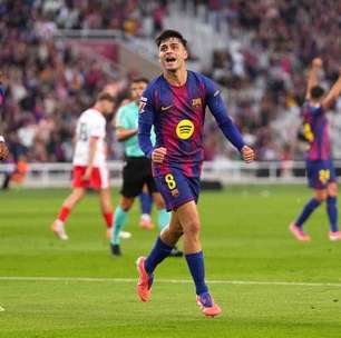 Barcelona vence Girona com gol nos acréscimos e assume liderança do Espanhol
