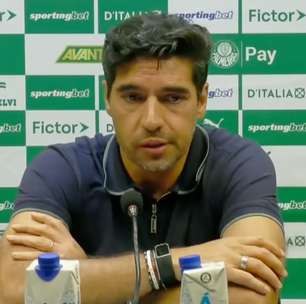 Abel Ferreira diz que Palmeiras foi prejudicado pela arbitragem contra o Flamengo: 'Pênalti claro'