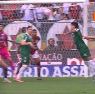 Pênalti escandaloso em Flamengo x Palmeiras: o VAR errou?