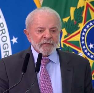 Lula diz que quem ganha R$ 8 mil 'não é miserável', mas é 'quase que pobre'