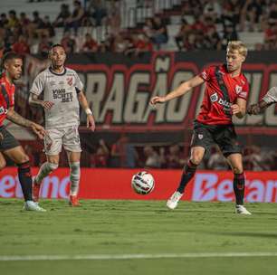 Torcida do Atlético-GO se manifesta em decisão para a Série B