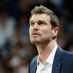 Tiago Splitter faz história e assume comando de time na NBA