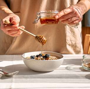 Vantagens do mel: por que e como acrescentar o produto na dieta