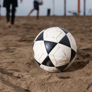 Futevôlei ajuda a definir o físico? Especialista explica