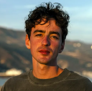 Influencer norte-americano morre 'repentinamente' aos 25 anos