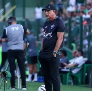 Ano para esquecer: Márcio acumula rebaixamentos e desempenho fraco no Paysandu em 2025