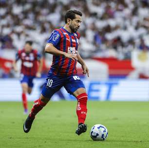 Everton Ribeiro volta a campo depois de cirurgia para retirada de tumor