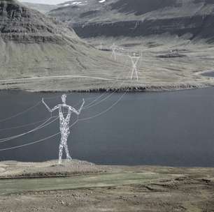 Gigantes de energia: proposta de design quer colocar torres de energia em formato de humanos no interior da Islândia