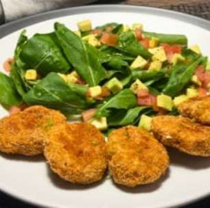 Nuggets caseiro saudável e sem trigo: assado e fácil de fazer