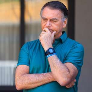 Defesa de Bolsonaro diz que prisão causa 'profunda perplexidade' e coloca vida do ex-presidente em risco