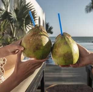 Água de coco todo dia faz bem? Nutricionista explica benefícios e riscos