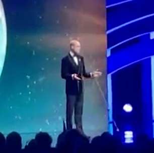Príncipe William arrisca português em discurso no Oscar da Sustentabilidade, no Rio: 'Obrigado'