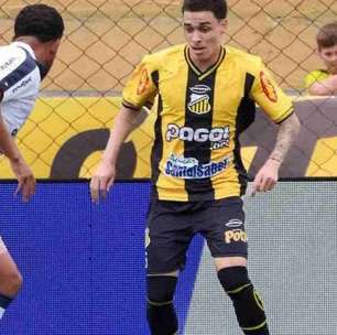 Com um a mais desde o início do 1º tempo, Remo só empata fora