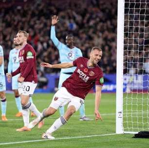 Com Paquetá titular, West Ham vence Burnley em duelo direto contra o rebaixamento