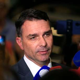 Flávio Bolsonaro chama julgamento do STF de 'farsa' e acusa Moraes de 'vingança pessoal'