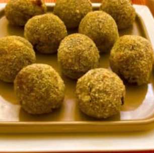 Bolinho de feijoada na airfryer - receita fácil, sem fritura