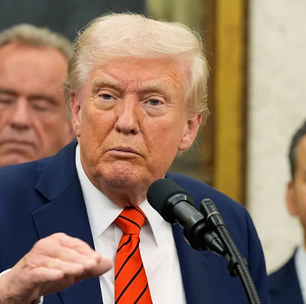 Trump ameaça Europa com novas tarifas e eleva risco nos mercados globais