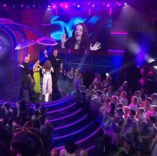 Estreia do 'Big Brother' na Austrália é interrompida na TV por tempestade sobre a plateia