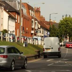 Astro do Chelsea reage a assalto dentro de casa para proteger os filhos