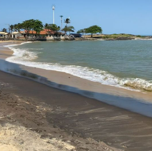 Cidade do Espírito Santo que irá sediar etapa da WSL tem praia famosa por areia radioativa