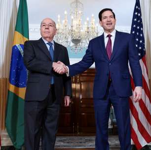 Enquanto Brasília negocia fim do tarifaço, Casa Branca corta tarifas de produtos rivais