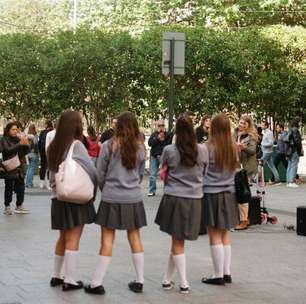 A Geração Alfa está crescendo cercada por tecnologia; segundo seus professores, isso está afetando habilidades básicas para a vida