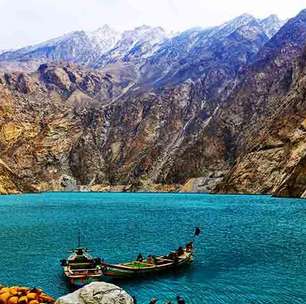 Lagos especiais se destacam na paisagem em diferentes regiões da Ásia