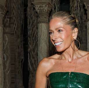 É Natal? Galisteu e Keulla usam verde e vermelho em evento