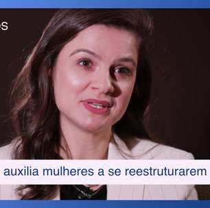 Ex-garçonete auxilia mulheres a se reestruturarem no mercado de trabalho nos EUA