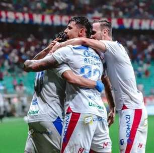 Fortaleza surpreende, vence o Bahia fora de casa e segue vivo no Brasileirão