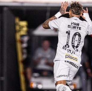 Neymar celebra gol e explica frieza: "Aprendi com Romário"