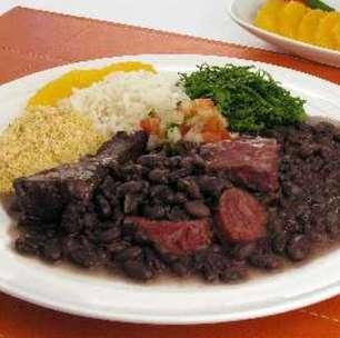 Feijoada tradicional: aprenda a fazer o prato clássico